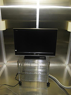 大型テレビの放散試験（5m³チャンバー）